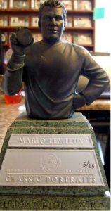 Mini Busts Bronze 500 Goal Scorer Mario Lemieux