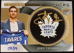 Signature Pucks Team Logo John Tavares